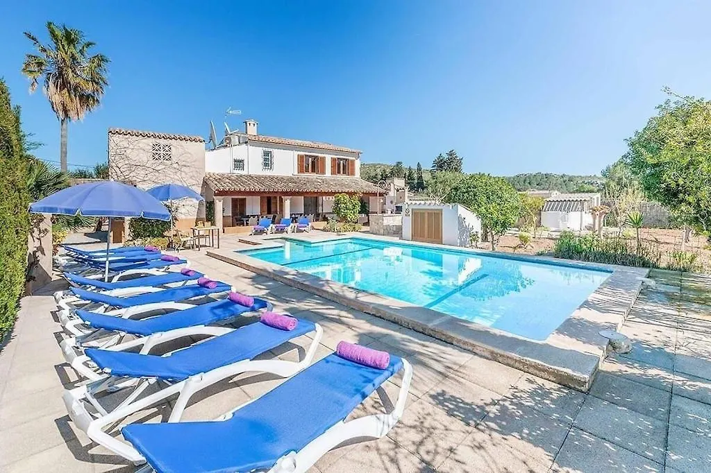 6 Bedroom Villa A Very Short To Port Pollensa By Renthousing Port de Pollença